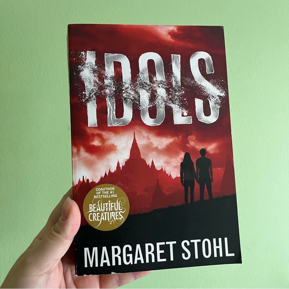 📚 4/25$ 📚 Idols by Margaret Stohl Book